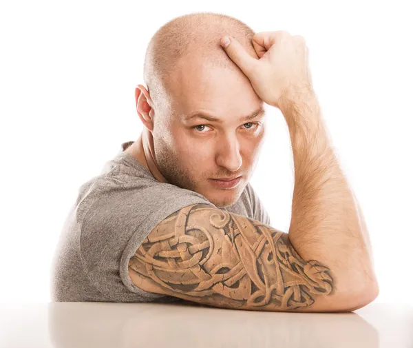 Uomo con tatuaggio — Foto Stock