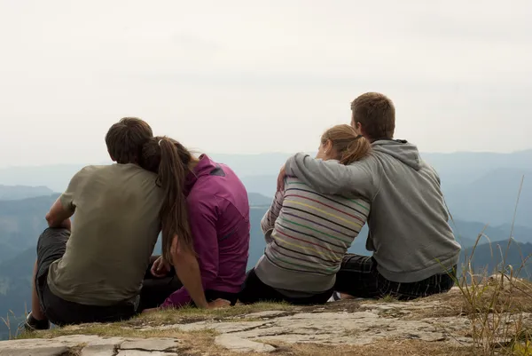 Hikers on the top of mountains — Stock Photo, Image