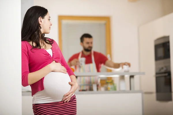 Pregnant couple — Stock Photo, Image