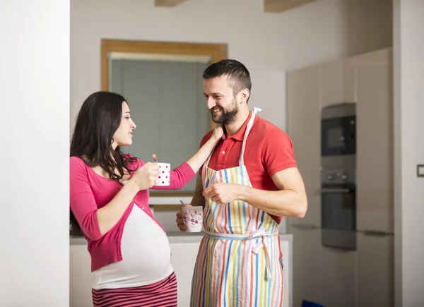 Pregnant couple — Stock Photo, Image