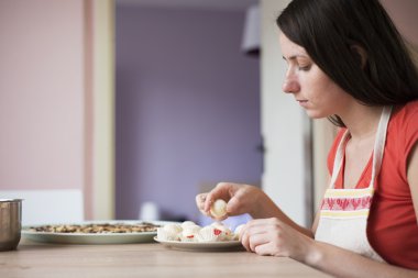 kadın Noel kek yapma