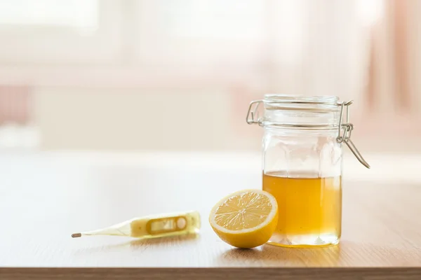 Detail of honey and lemon — Stock Photo, Image