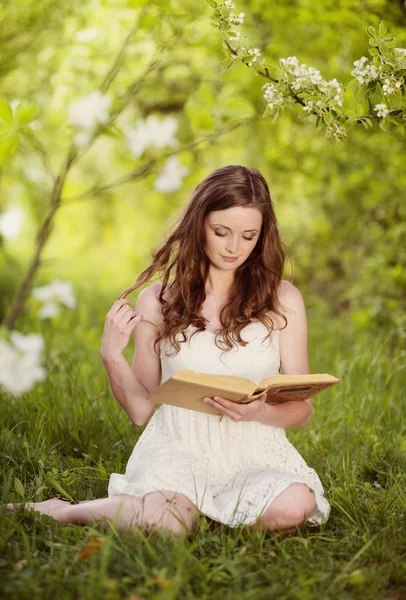 Woman with book — Stock Photo, Image