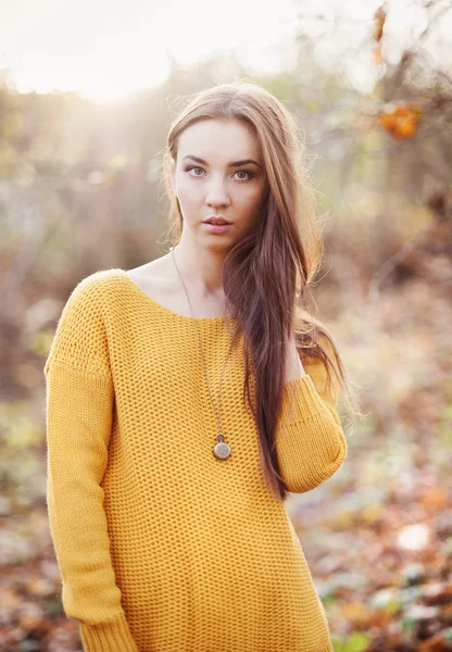 Autumn girl — Stock Photo, Image