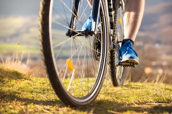 Ciclista de montaña — Foto de Stock