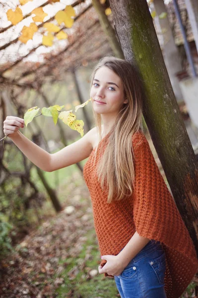 Autunno ragazza — Foto Stock