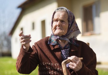 yaşlı kadın rahatlatıcı
