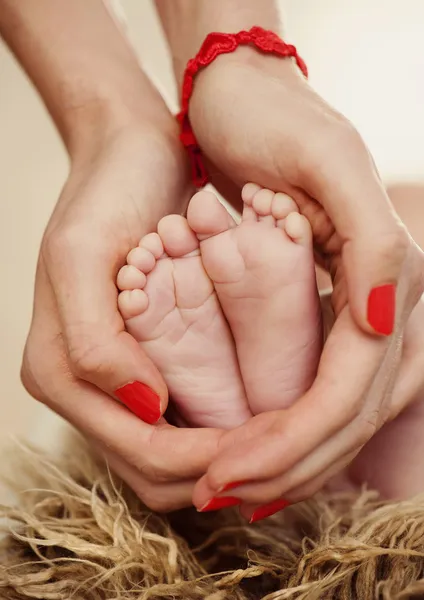 Newborn feet — Stock Photo, Image