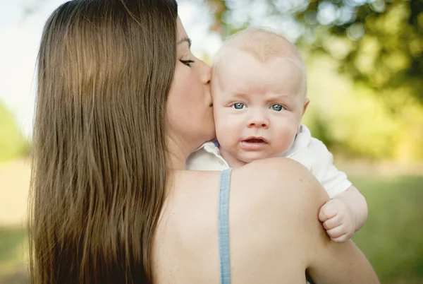 Mãe e filho — Fotografia de Stock