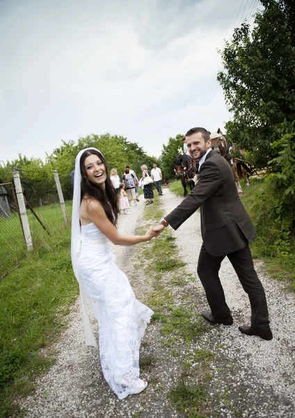 Novia y novio —  Fotos de Stock