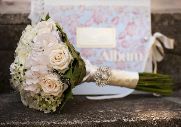 Wedding bouquet on stair — Stock Photo, Image