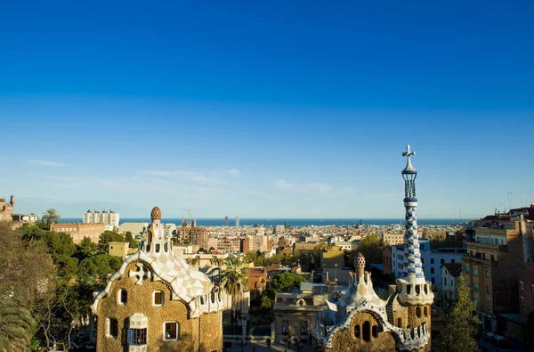 Paisaje escénico del Parc Güell, Barcelona, España . — Foto de Stock