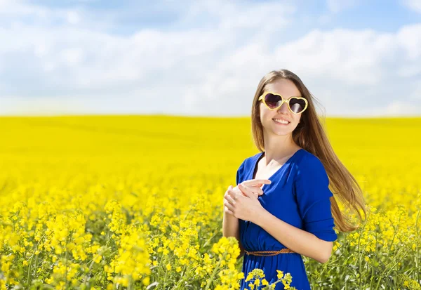 Ragazza nel godere del tempo libero — Foto Stock