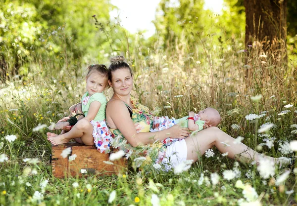 Moeder met haar dochter — Stockfoto