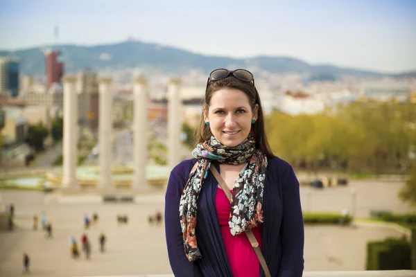 Turista está posando em Barcelona — Fotografia de Stock