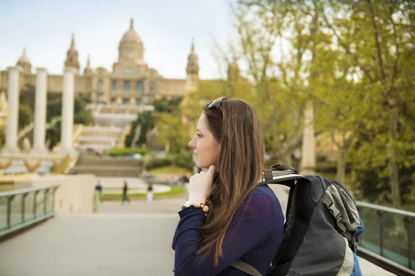 Turista está apreciando a vista — Fotografia de Stock