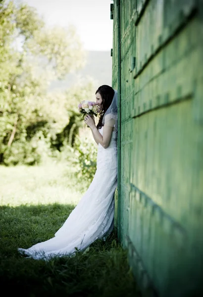 Noiva em casamento branco — Fotografia de Stock