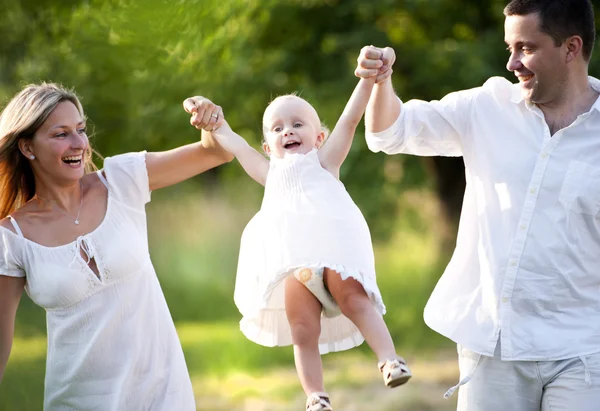 Tijd doorbrengen en gelukkige familie — Stockfoto