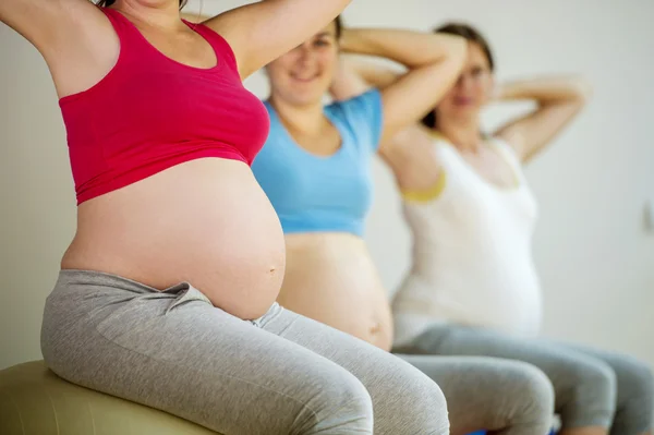 Schwangere beim Sport — Stockfoto