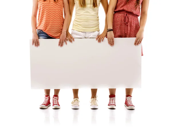 Estudiantes con pancarta en blanco — Foto de Stock