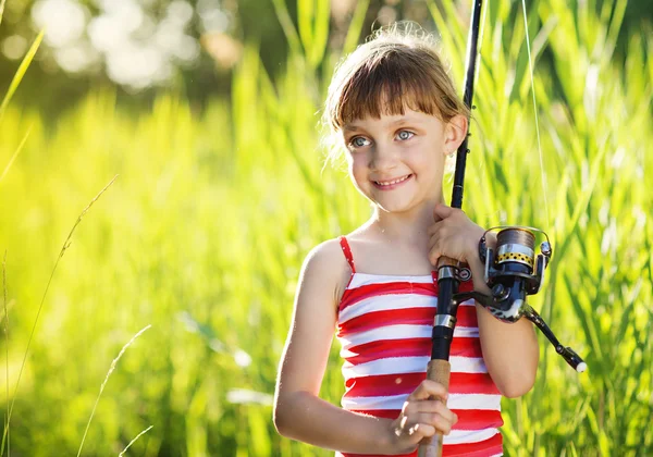 Girl is ready to go fishing — Stock Photo, Image