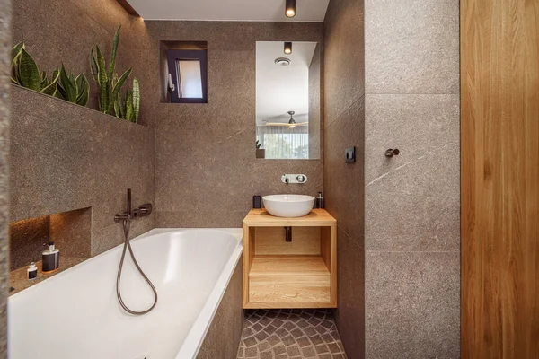 Interiér moderní koupelny v luxusním hotelu — Stock fotografie