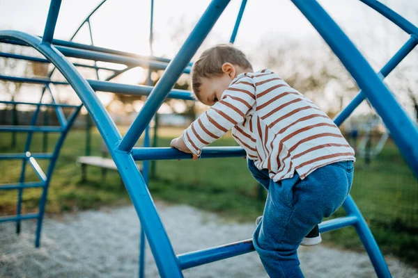 Little Boy Playing Outdoor Playground — ストック写真