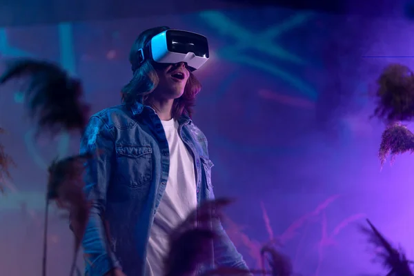 Metaverse Digital Cyber World Technology Hombre Con Gafas Realidad Virtual — Foto de Stock