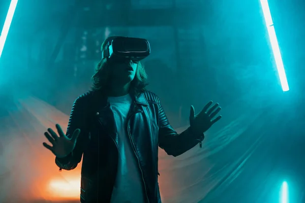 Metaverse Digital Cyber World Technology Hombre Con Gafas Realidad Virtual — Foto de Stock