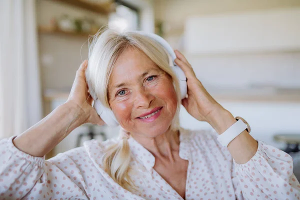 Senior Woman Headphones Listening Relaxation Music Home — Foto de Stock