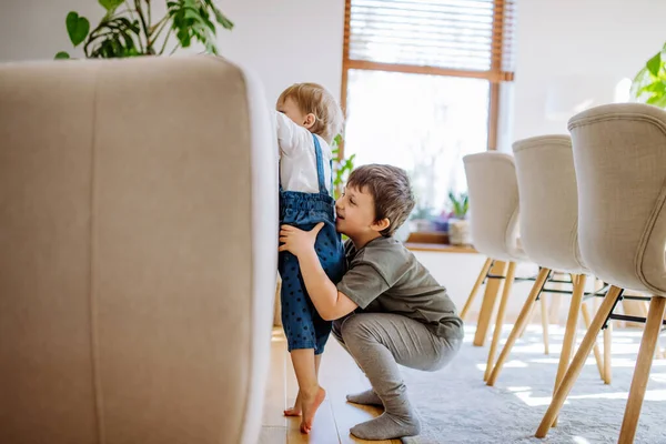 Little Siblings Playing Living Room Together — Stockfoto