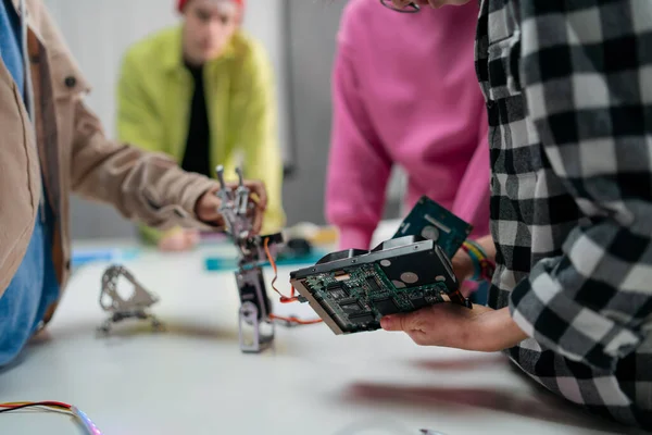 Kids Teacher Working Together Project Electric Toys Robots Robotics Classroom — Foto Stock