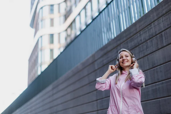 Young Woman City Headphones Listening Music Low Angle View — Photo