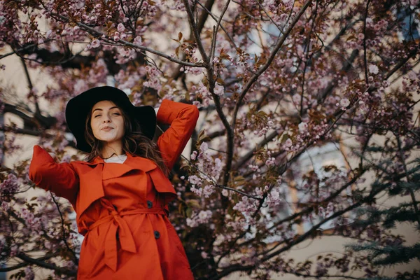 Portrait Beautiful Young Woman Blooming Tree Spring Park — Photo