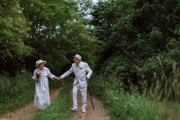Senior Couple Having Wedding Photography Forest Summer Day —  Fotos de Stock