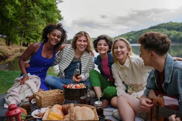 Group Multiracial Young Friends Camping Lake Having Barbecue Together Looking — Photo