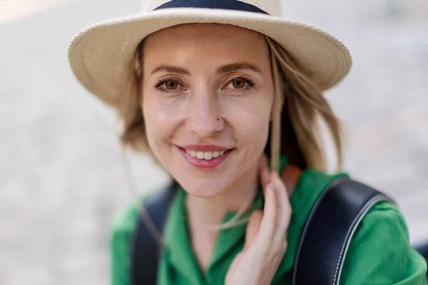 Portrait Young Woman Traveler Sitting Resting Smiling Looking Camera — 图库照片