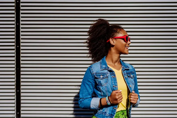 Portrait Young Happy Multiracial Teenage Girl Red Sunglasses Afro Hairstyle — Foto Stock