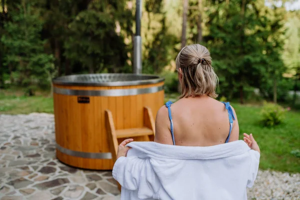 Young Woman Preapring Get Hot Bath Outdoors Summer Holidays Mountains —  Fotos de Stock