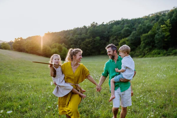 Happy Young Family Spending Time Together Green Nature — Stock fotografie