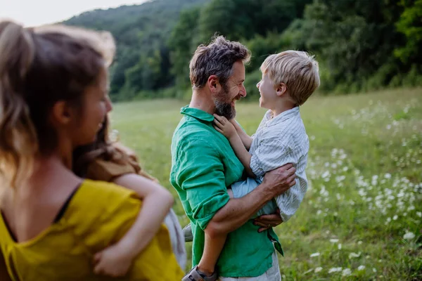 Happy Young Family Spending Time Together Green Nature — Stock Photo, Image