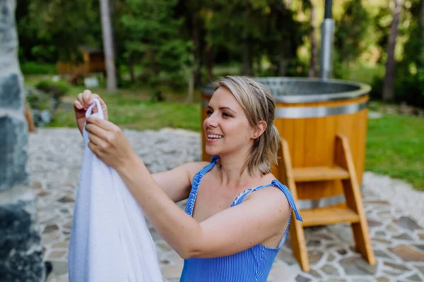 Young Woman Preapring Get Hot Bath Outdoors Summer Holidays Mountains — Fotografia de Stock