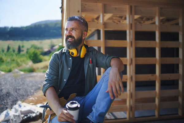 Handyman Resting Having Break Working Wooden Construction Site Diy Eco — Stockfoto