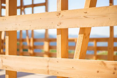 Ekolojik yenilenebilir düşük enerjili sürdürülebilir ahşap eko ev inşaatının kapatılması.