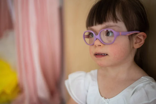 Kleines Mädchen Mit Syndrom Bei Einem Ballettkurs Tanzstudio Konzept Der — Stockfoto