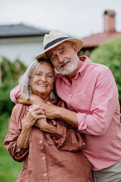 Senior Couple Love Posing Together Garden — Stock Photo, Image