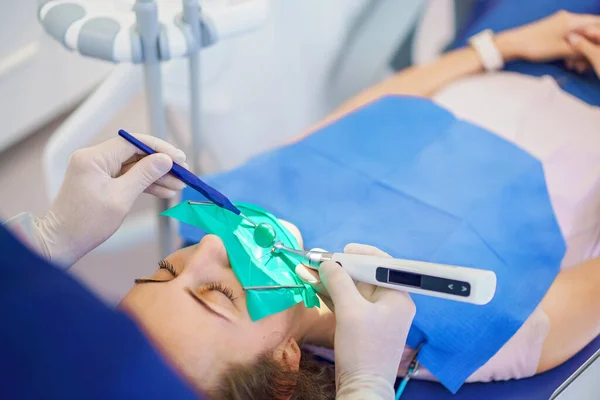 Vista Alto Ângulo Exame Dentário Uma Ambulância — Fotografia de Stock