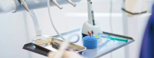 Nahaufnahme Von Zahnarztwerkzeugen Krankenwagen — Stockfoto