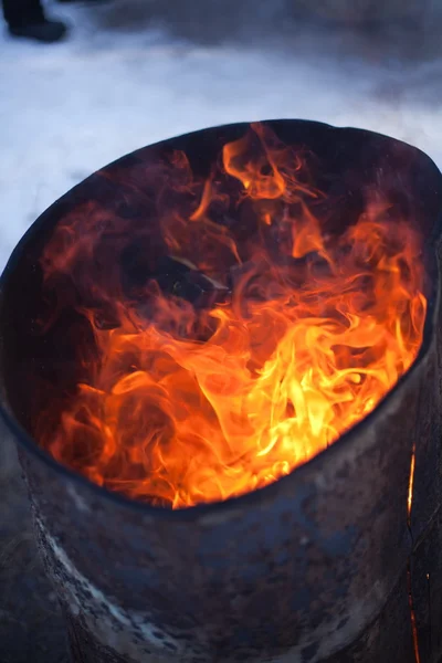 Iron barrel with fire — Stock Photo, Image