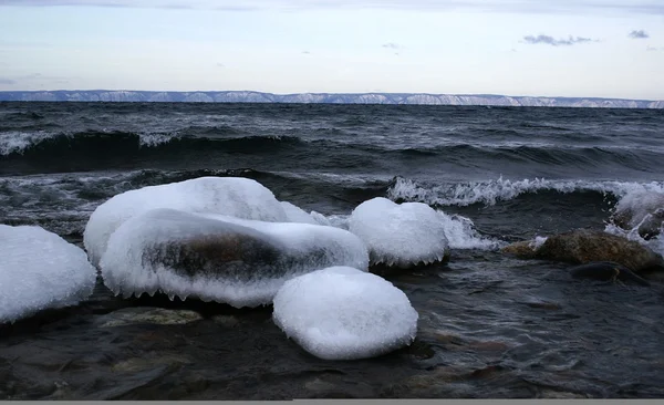 Lago de invierno "Lago Baikal " —  Fotos de Stock